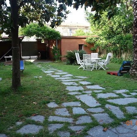 Ca' Del Nonno Guest house Carrara